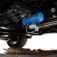 12V-Въздушен-компресор-с-резервоар-6-литра-8-3-Bar-работно-налягане