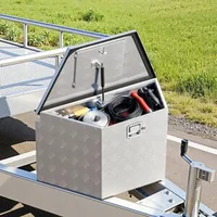 Алуминиева-кутия-за-теглич-на-ремарке-84x48x46-см-монтаж-на-дишло-ключалка-с-ключове-натоварване-50-кг-сребриста